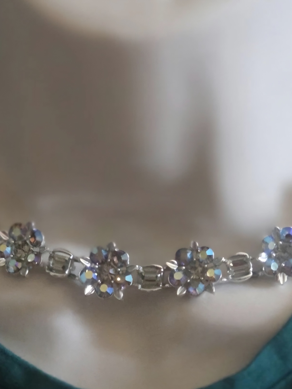 Lisner Vintage Iridescent Rhinestone Choker Silver Tone